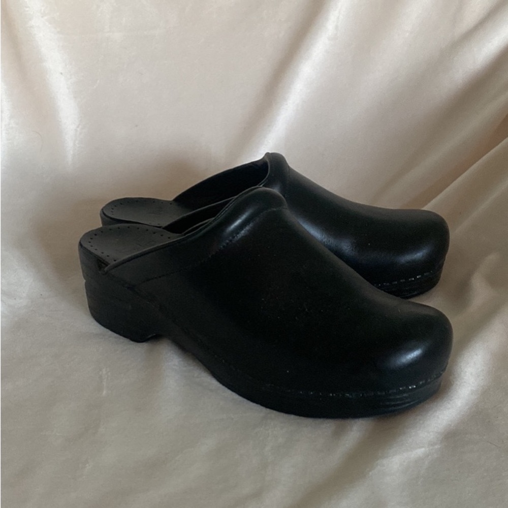 Womens clogs - Picture 2 of 2